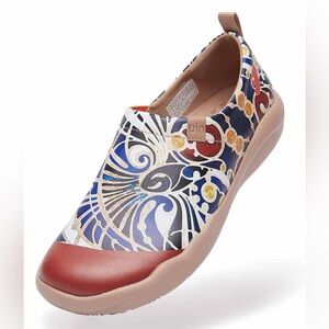 NWT UIN Sculpture Toledo II Women